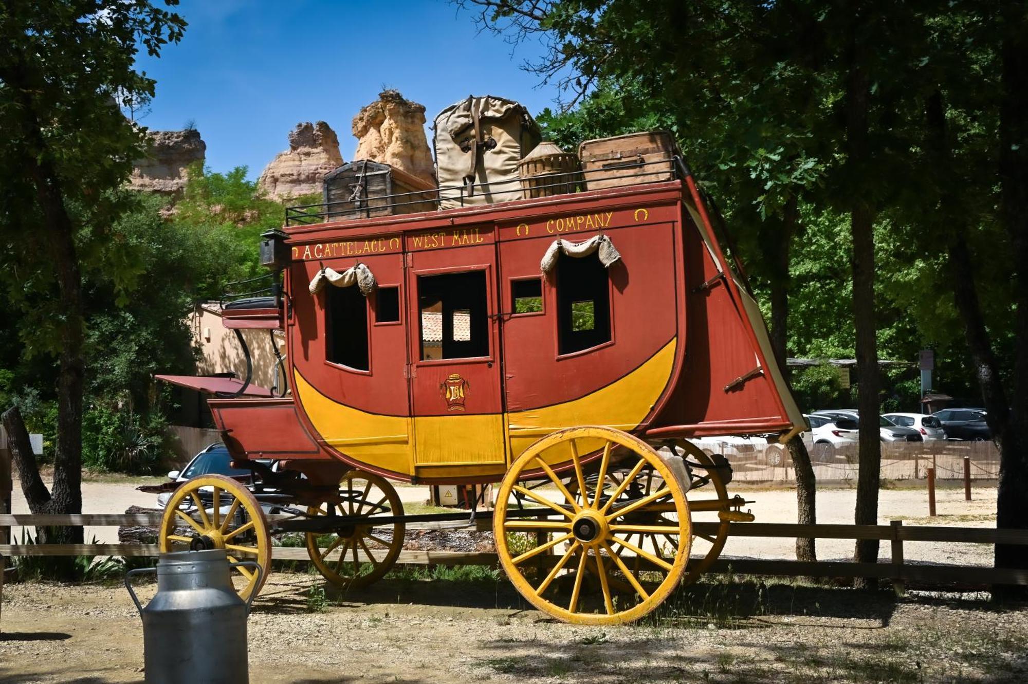 Camping Le Colorado Rustrel Exterior photo