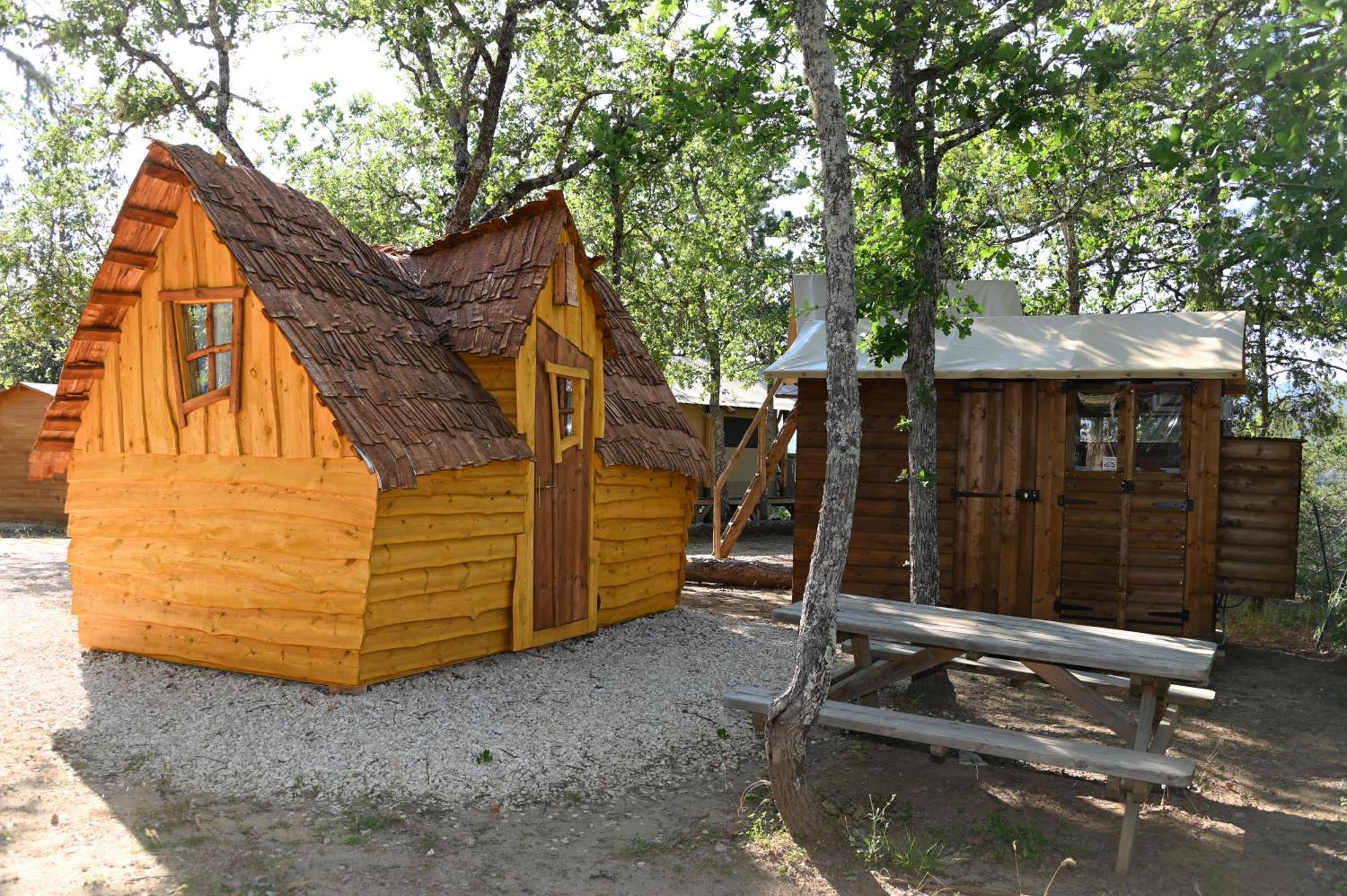 Camping Le Colorado Rustrel Exterior photo